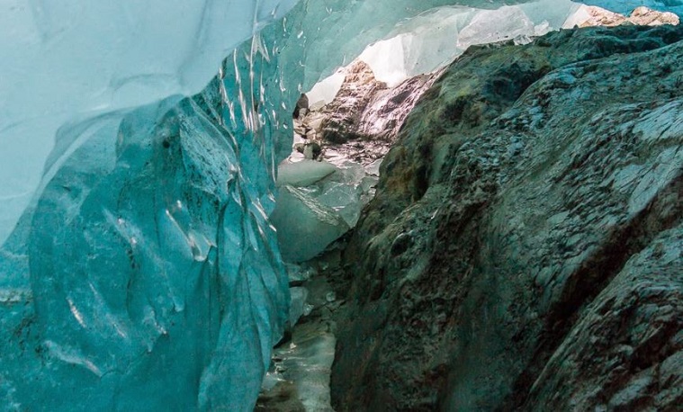 Glaciar Vinciguerra Cuevas